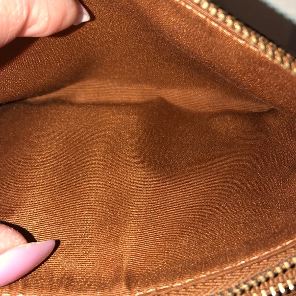 Coach wristlet - Picture 4 of 4